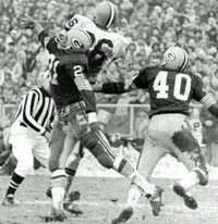 Sports Days Past on X: 1965 NFL championship game in the slop. The  @Packers won 23-12 over the @Browns. Jim Taylor, running here, ran for 96  yards and Paul Hornung 106. The