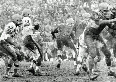 Sports Days Past on X: 1965 NFL championship game in the slop. The  @Packers won 23-12 over the @Browns. Jim Taylor, running here, ran for 96  yards and Paul Hornung 106. The