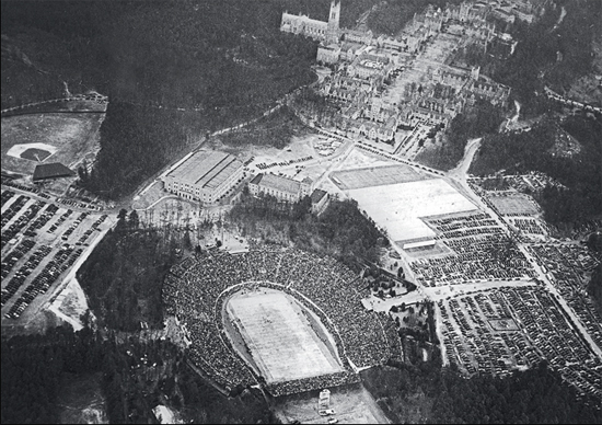 Aerial view of 1942 Rose Bowl